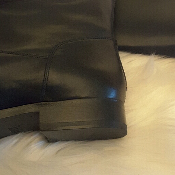 Frye genuine leather Melissa button back zip wide - Picture 4 of 8